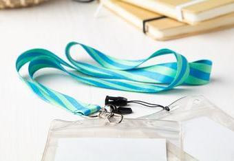 KOMBINACIJA MATERIALOV 